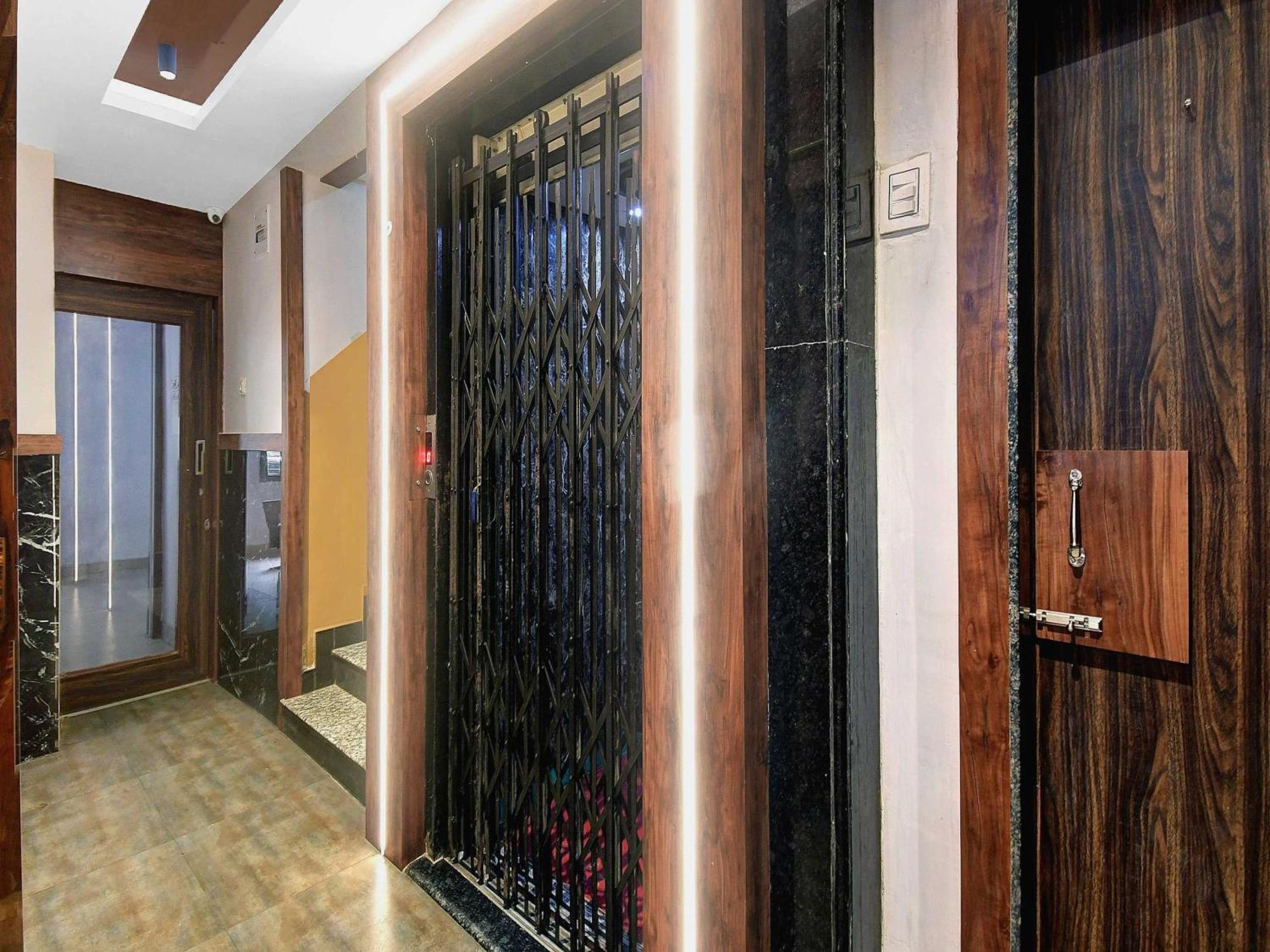 Hotel O Grand Lazeez Hāora Extérieur photo
