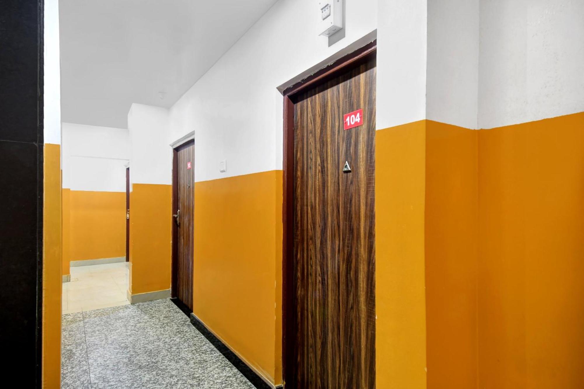 Hotel O Grand Lazeez Hāora Extérieur photo